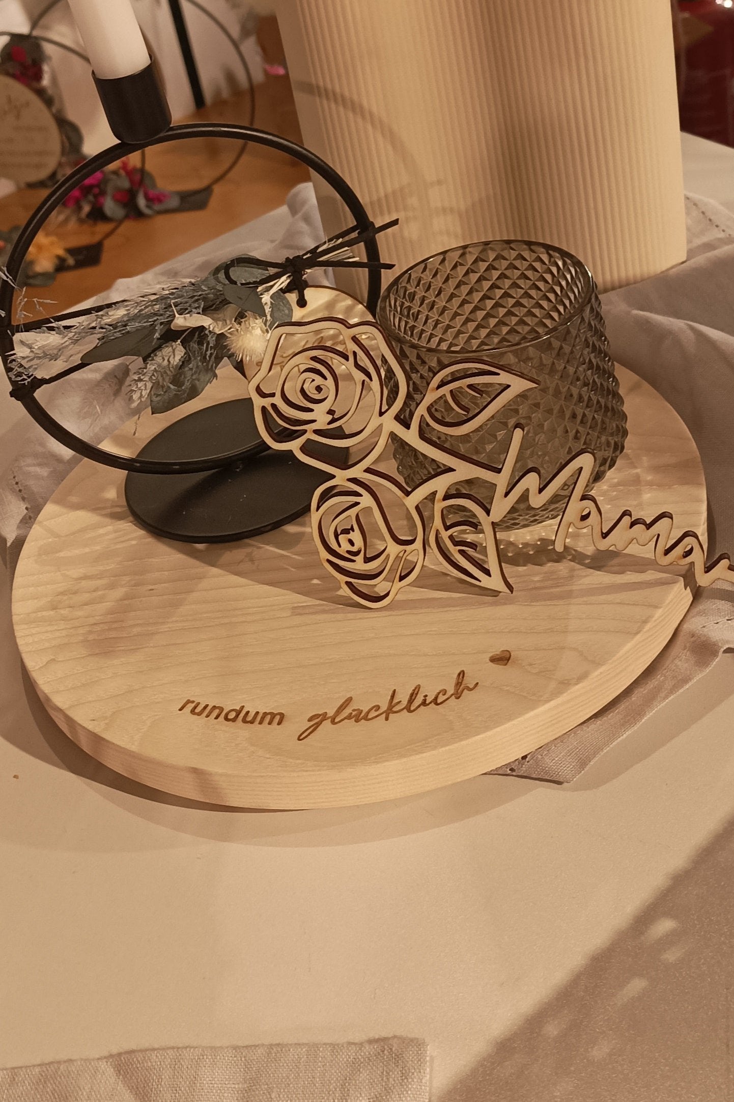 Holzbrett Brotzeitbrett rund - rundum glücklich