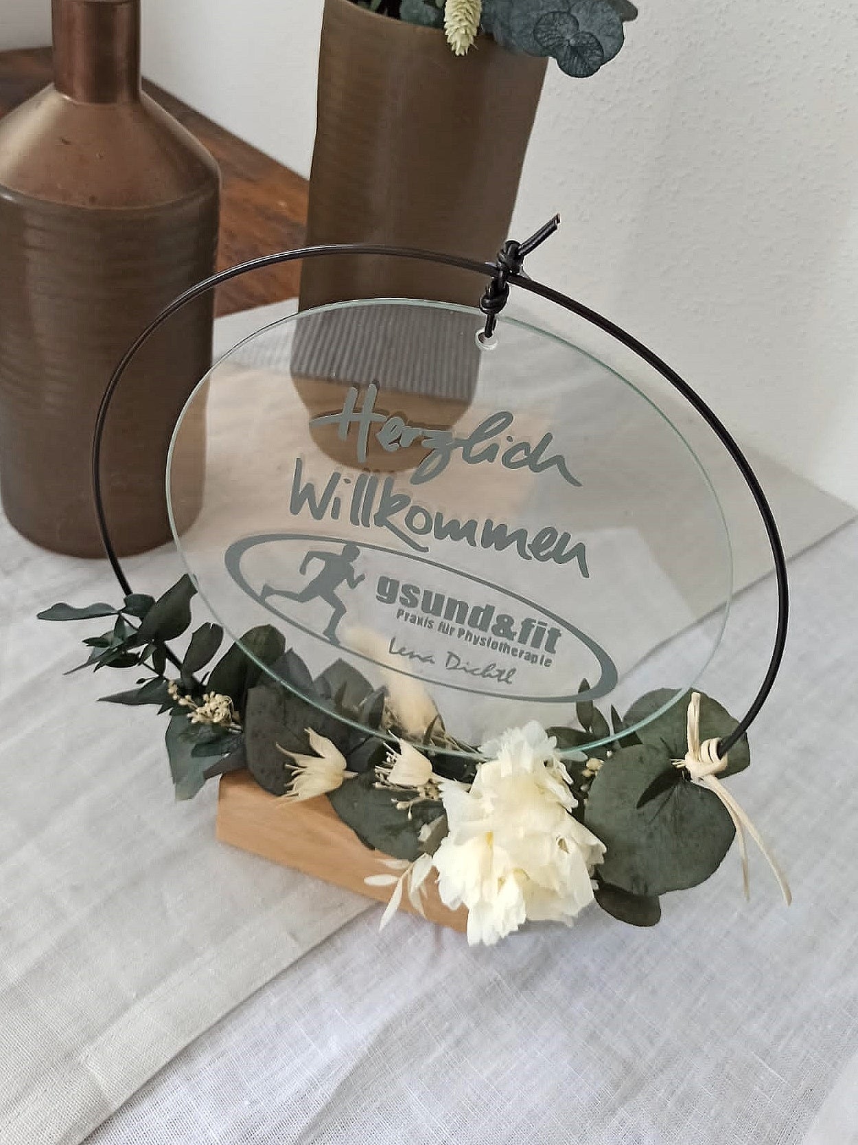 Glasscheibe - Herzlich Willkommen mit Logo