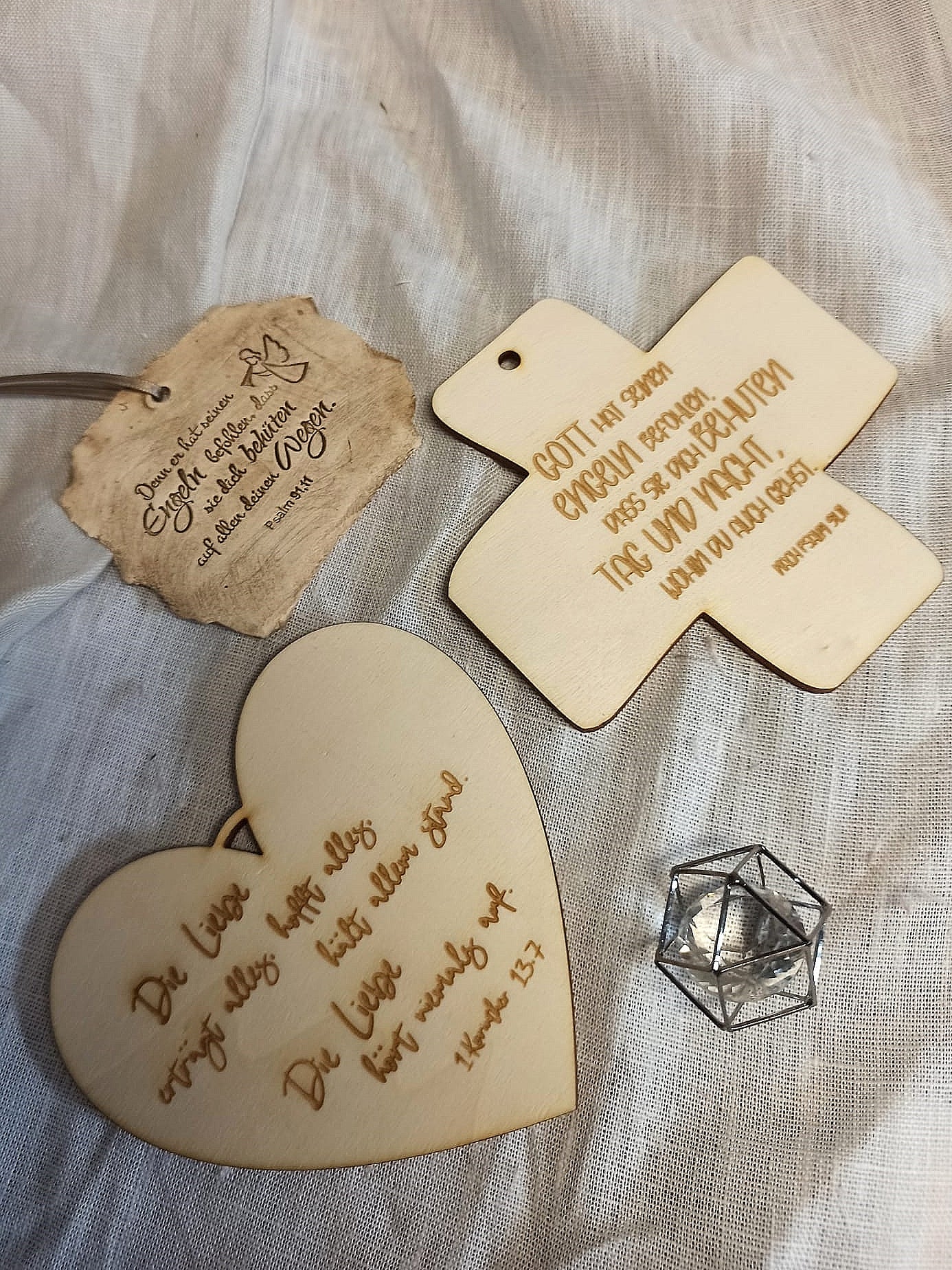 Herzscheibe - Liebe erträgt alles, hofft alles, hält allem stand...