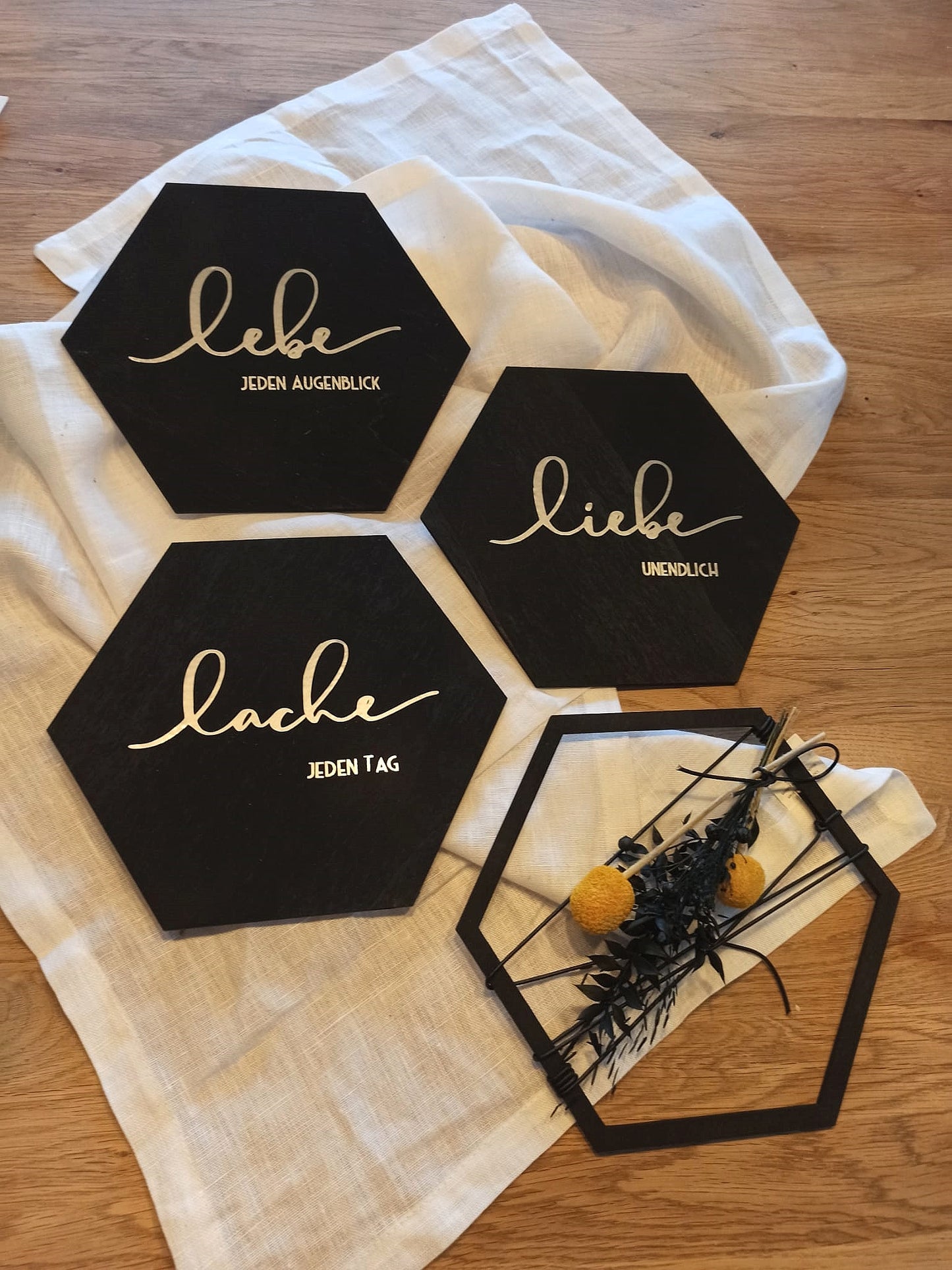 Wandbild Hexagon - Lebe Liebe Lache