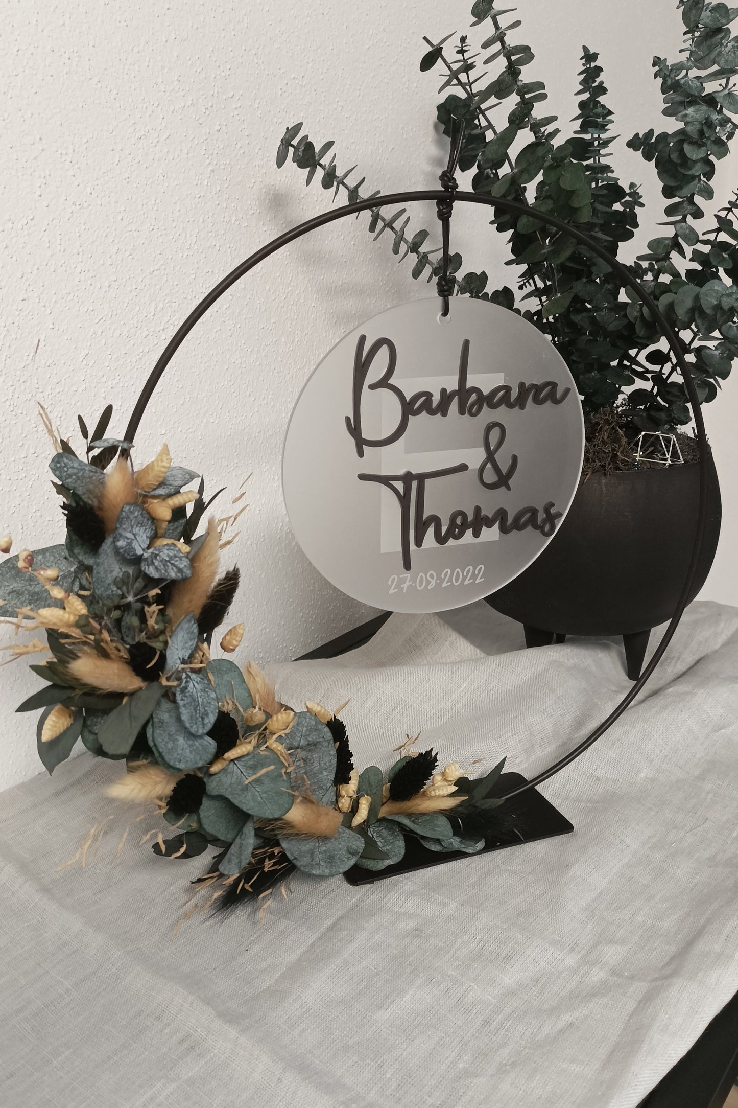 Stand-Metallring mit Trockenblumen