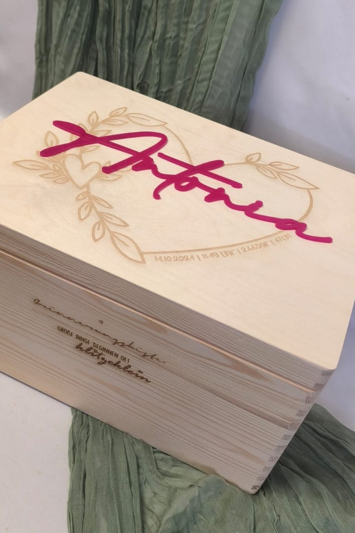 Erinnerungskiste - Herzkranz mit Name 3D & Geburtsdaten