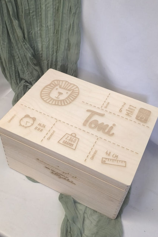 Erinnerungskiste - Löwe mit Geburtsdaten